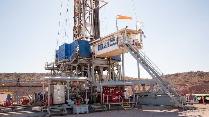 Vaca Muerta acelera: octubre registró 2.020 etapas de fractura y el acumulado se acerca a las 100.000