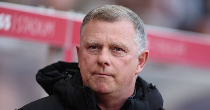 'Rubbish' - Mark Robins reacts to defining moment and delivers backhanded compliment to former club