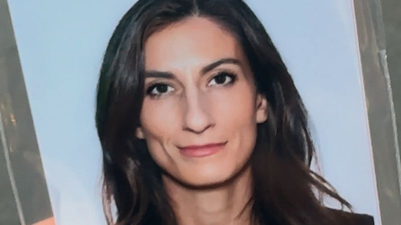 We found NYC’s passport photo legend