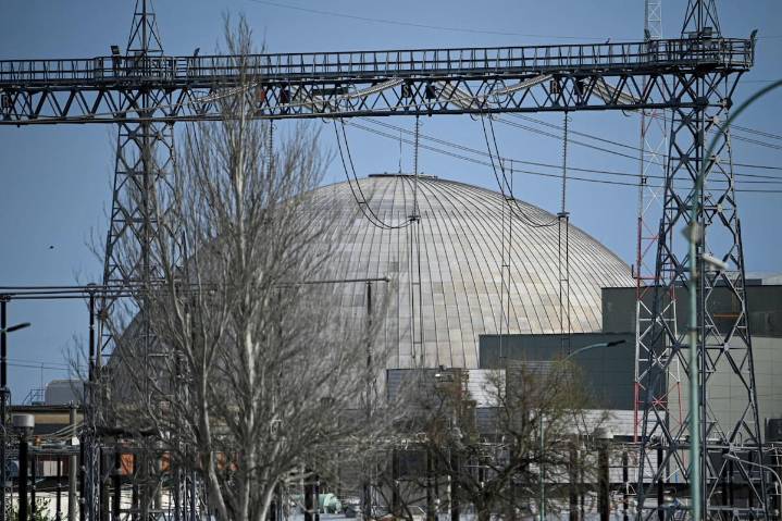 Con un programa de propiedad participada. El Gobierno inició el proceso de privatización de Nucleoeléctrica Argentina