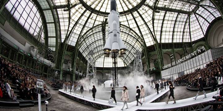 De Balenciaga a Chanel, Dior o Gucci: así es como los desfiles de moda se convirtieron en arte