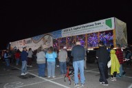 Hundreds get a peek at the U.S. Capitol Christmas tree during stop in Paducah