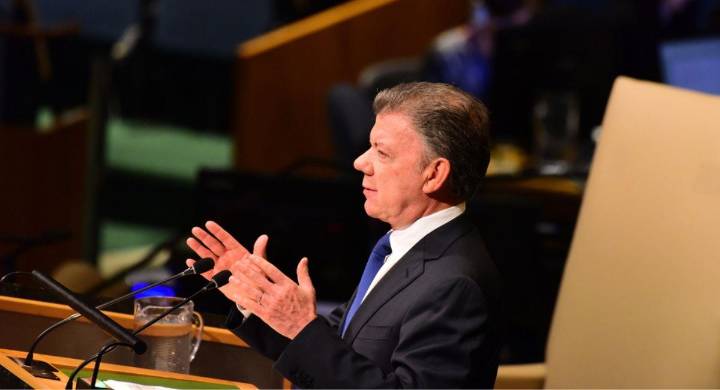 ‘Un desastre’: Juan Manuel Santos criticó al Gobierno Petro tras escándalo con alias ‘Calarcá’