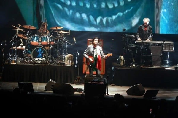 Desata Caifanes su poder en una noche 'Hecha en México'