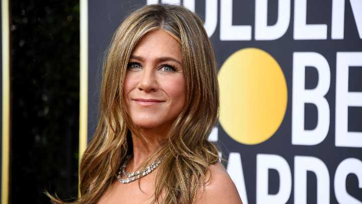 Jennifer Aniston volvió a apostar al amor: quién es Jim Curtis, el hombre que la conquistó