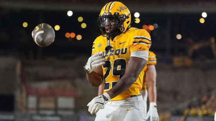 Experts release updated Oklahoma vs. Missouri predictions as Beau Pribula’s status improves