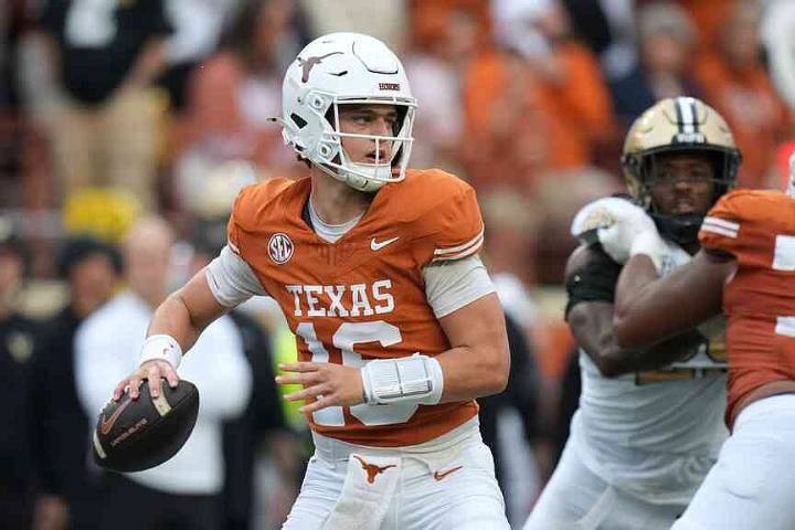 Texas returns to top 10 of AP college football poll; 5 ACC teams ranked