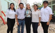 Atenea Gómez Ricalde supervisa el avance del soterramiento de la red eléctrica en el Centro de Isla Mujeres