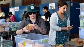 “Dos extremos” van a la segunda vuelta en Chile