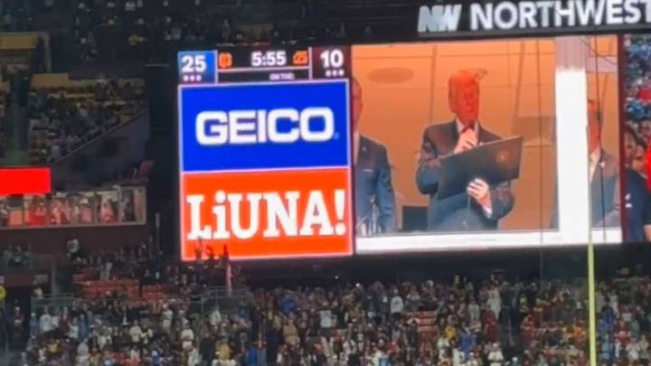 Abuchean a Trump en el partido de NFL al que asistió