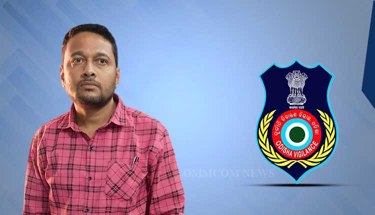 Senior Revenue Assistant Caught Red-Handed Accepting Bribe In Mayurbhanj