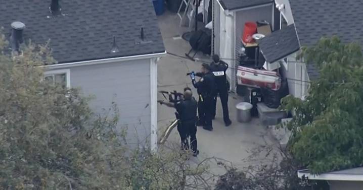 Police shoot suspect in Redwood City following standoff with officers