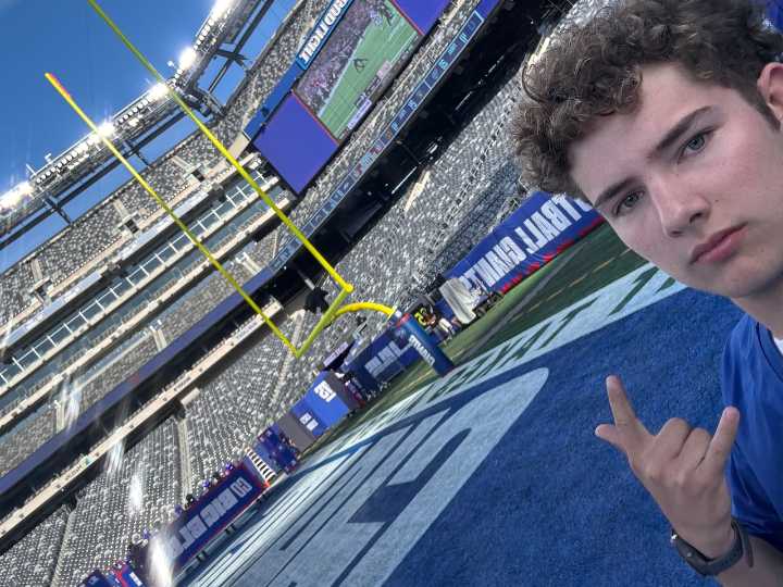 N.J. teen’s Giants protest banner before 49ers game calls for major change: ‘Enough is enough’