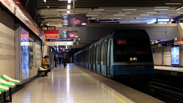 Línea 1 del Metro estrenará sus puertas de andén en enero, y completará progresivamente
