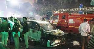 Explosión de un coche en Nueva Delhi deja ocho muertos y heridos
