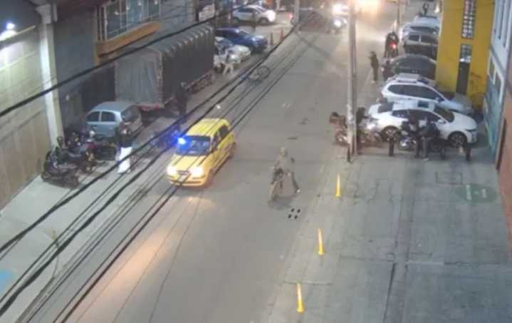 Menor en estado crítico tras recibir descarga eléctrica en vía pública