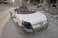 Colonos incendian olivos y asaltan zonas agrícolas en Cisjordania