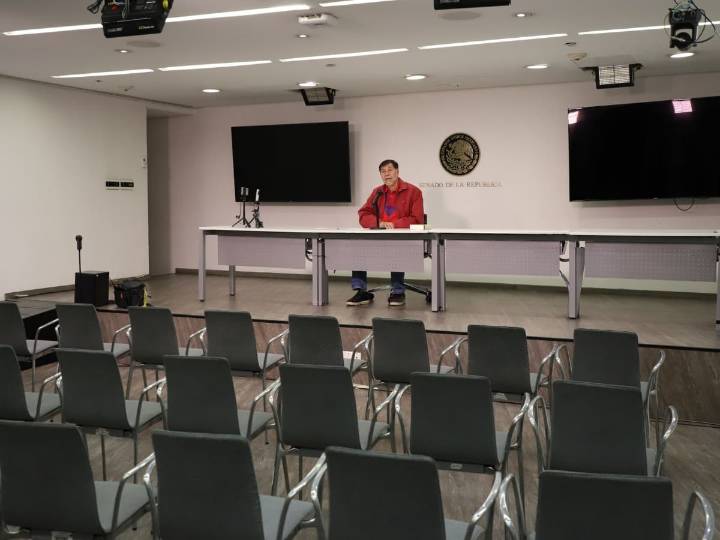 Fernández Noroña se queda solo en conferencia de prensa tras insultar a alcaldesa