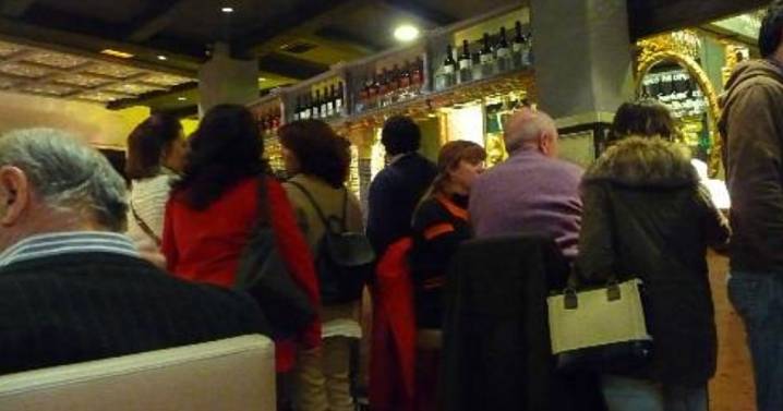 El fin de La Castellana, un clásico del tapeo granadino que resistió a las crisis pero no a la 'trama Alvise'