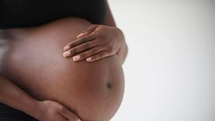 Black Mom Delayed Care, Snubbed By Nurse While Screaming In Pain From Labor