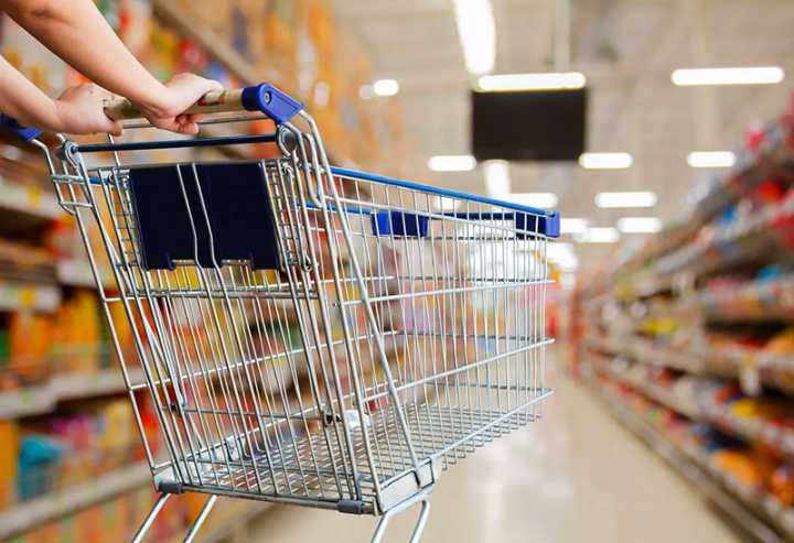 El consumo no levanta: ventas en supermercados cayeron por sexto mes consecutivo en septiembre
