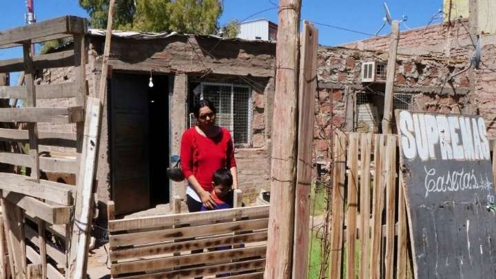 Una sanjuanina pide ayuda para no quedar en la calle con sus tres hijos