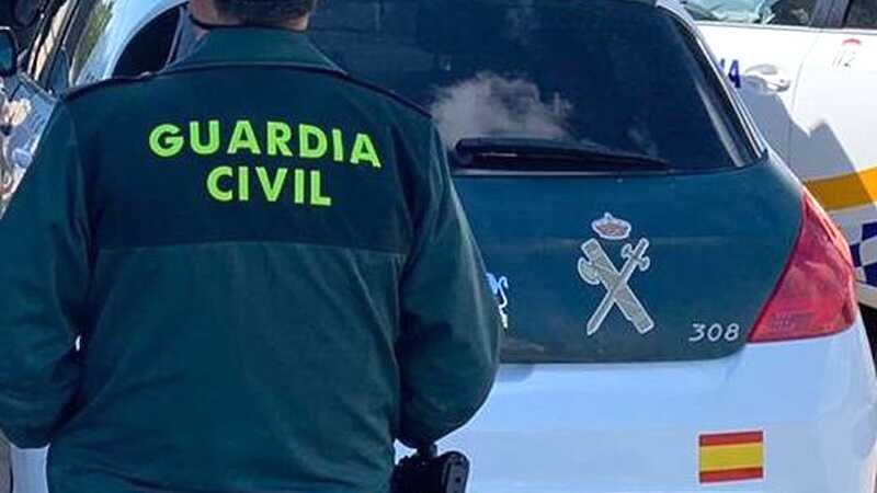 Hallan los cadáveres de una enfermera y de su madre en el interior de su casa
