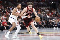 Deadspin | Josh Giddey's career night keeps Bulls unbeaten vs. Knicks