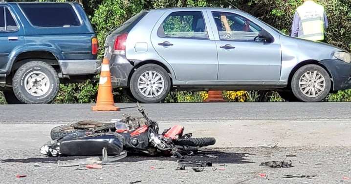 Murió un motociclista en Bariloche tras chocar contra una camioneta en la Avenida Bustillo 