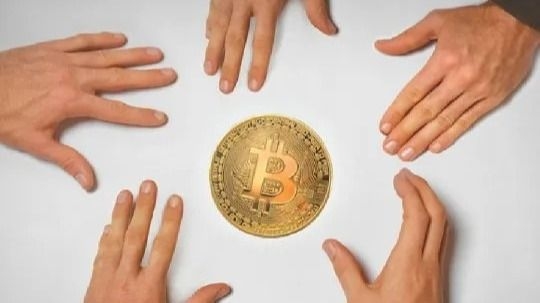 El mercado de criptomonedas opera levemente a la baja: Bitcoin cayó un 1,4%