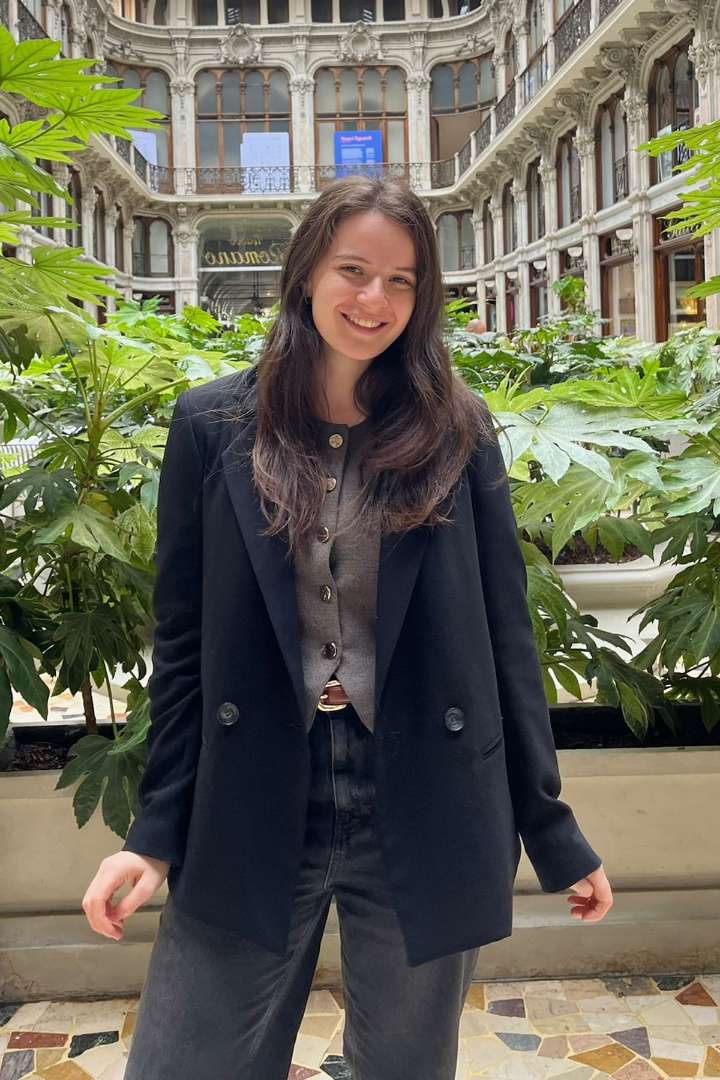 Cómo lo hizo. Es argentina, tiene 23 años y creó un negocio que tiene al “empleado del mes” del mercado inmobiliario