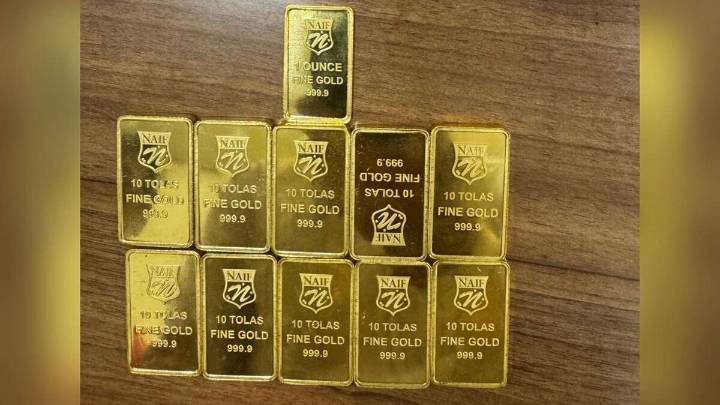 DRI seizes Rs 1.55 crore gold at Hyderabad airport