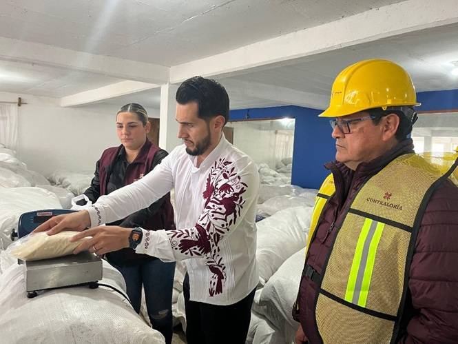 Contraloría estatal supervisó entrega de apoyos del Programa Xantolo 2025