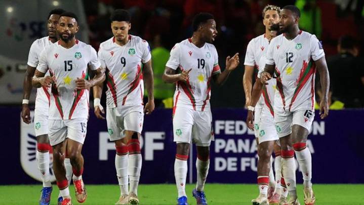 4-0. Surinam golea a El Salvador y queda muy cerca de ir a su primer mundial