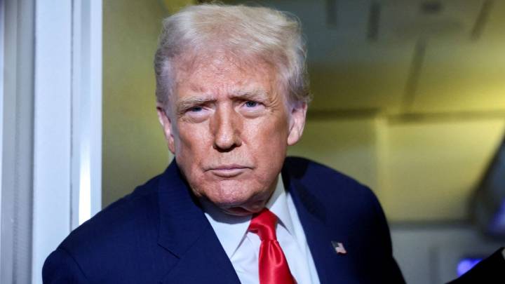 Majority see US ‘off track,’ give Trump poor marks on economy, immigration: Poll