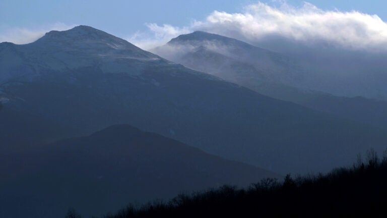 An abandoned tent has spurred a hiking mystery in New Hampshire