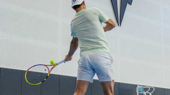 Rafa Nadal vuelve a entrenar un año después de su retirada