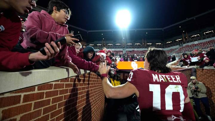Did Brent Venables consider benching John Mateer before Oklahoma’s comeback vs. LSU?