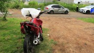 Un motociclista sufrió lesiones de consideración tras un choque con un auto