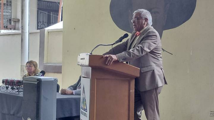 Ramiro Flores presenta su libro sobre la historia de Palau en Sabinas