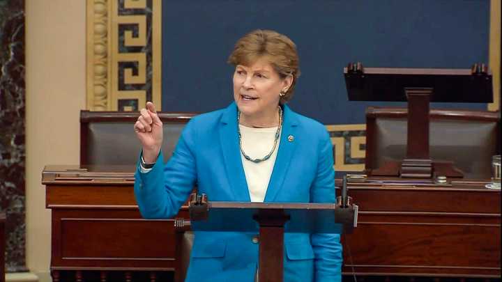 As Senate Dems Continue Shutdown, Granite Staters Step Up to Help SNAP Families