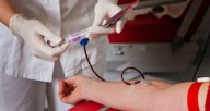 Familia de recién nacido copiapino solicita donadores de sangre con tras complejo traslado a Santiago