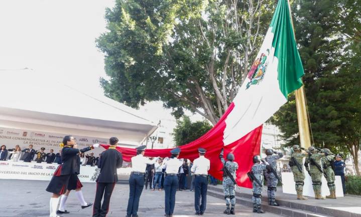 Histórico mensaje en Puebla: así defendieron a la primera presidenta de México