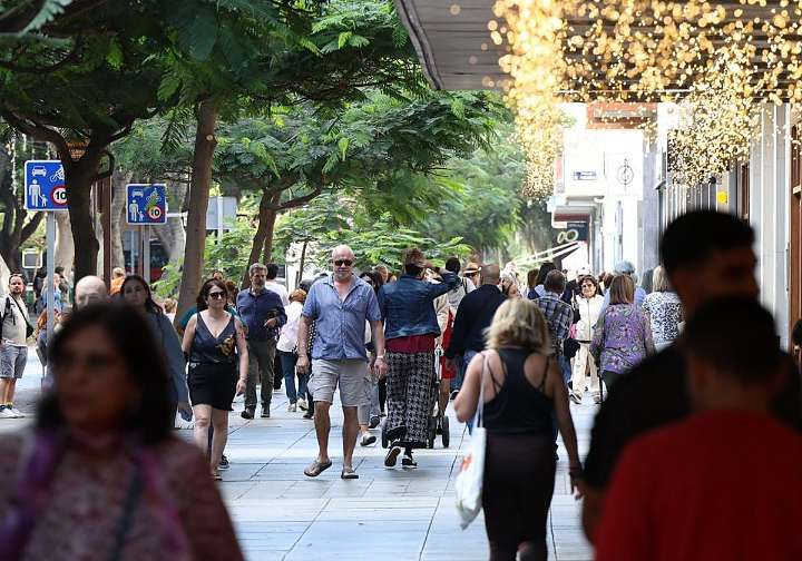 Furor por el Black Friday en Las Palmas de Gran Canaria: «Vengo todos los años para aprovechar las ofertas»
