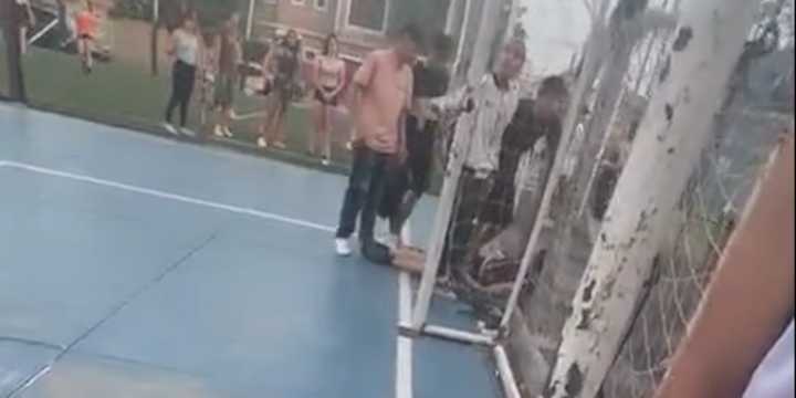 Dos hermanos fueron detenidos por la agresión al chico que sufrió una patada en la cabeza durante un partido de fútbol