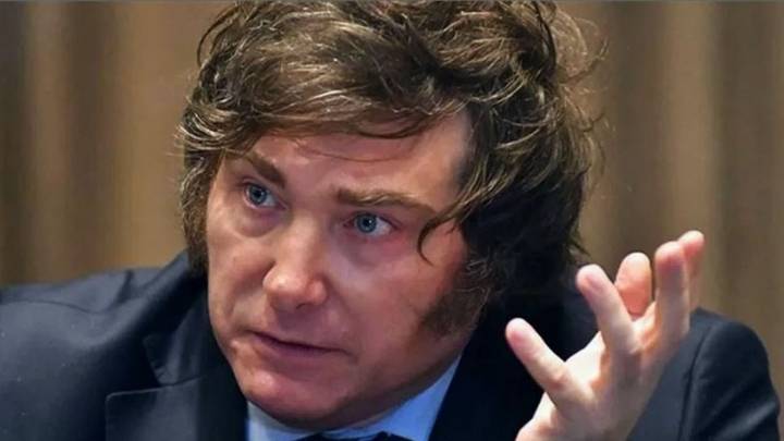 Milei desmintió la eliminación del monotributo y calificó las versiones como “operaciones de delincuentes”