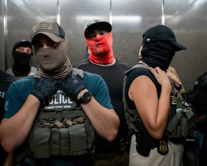 ¿Cuántos agentes de ICE y la Patrulla Fronteriza son hispanos?