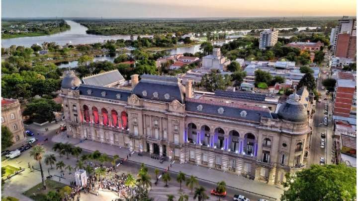 Con kermés en la Plaza 25 de Mayo y visitas guiadas a la Casa de Gobierno termina la Semana Invencible