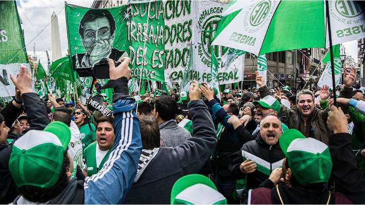 Trabajadores Estatales reclaman 118% de aumento salarial y bono de $250.000