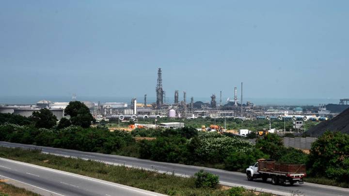 Alertan más de 80 descargas clandestinas de petróleo en las costas de Venezuela pese a las sanciones